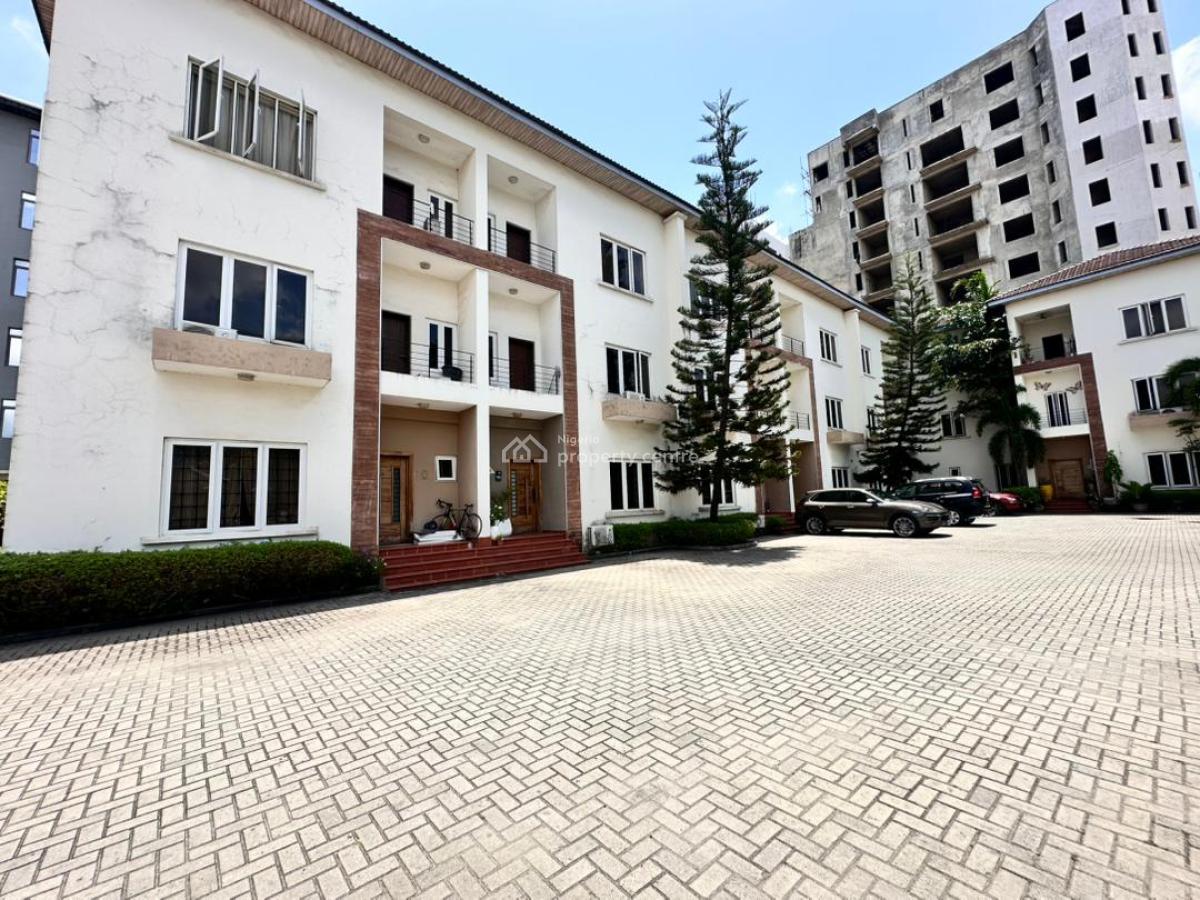 Serviced 4 Bedroom Terraced, Lekki Phase 1, Lekki, Lagos, Flat / Apartment for Rent