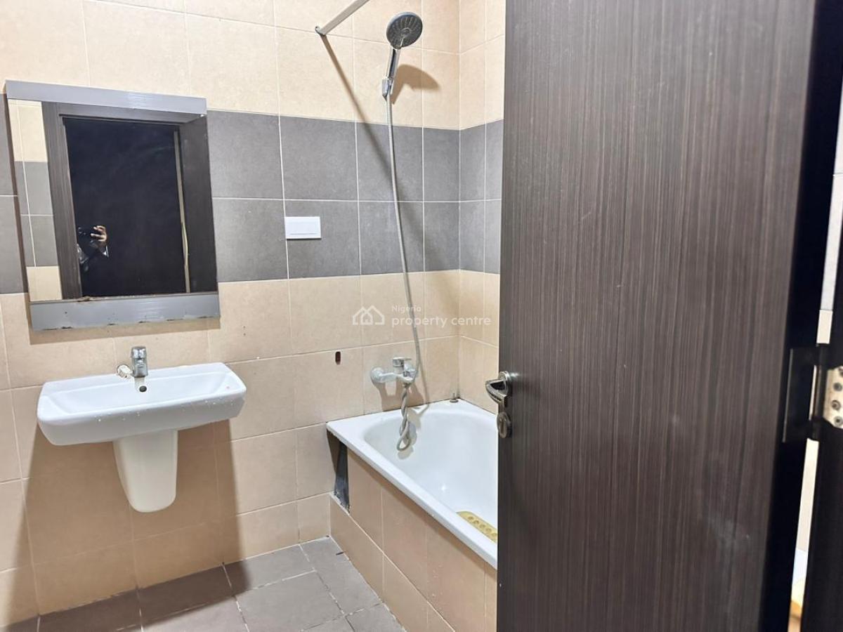 Serviced 4 Bedroom Terraced, Lekki Phase 1, Lekki, Lagos, Flat / Apartment for Rent