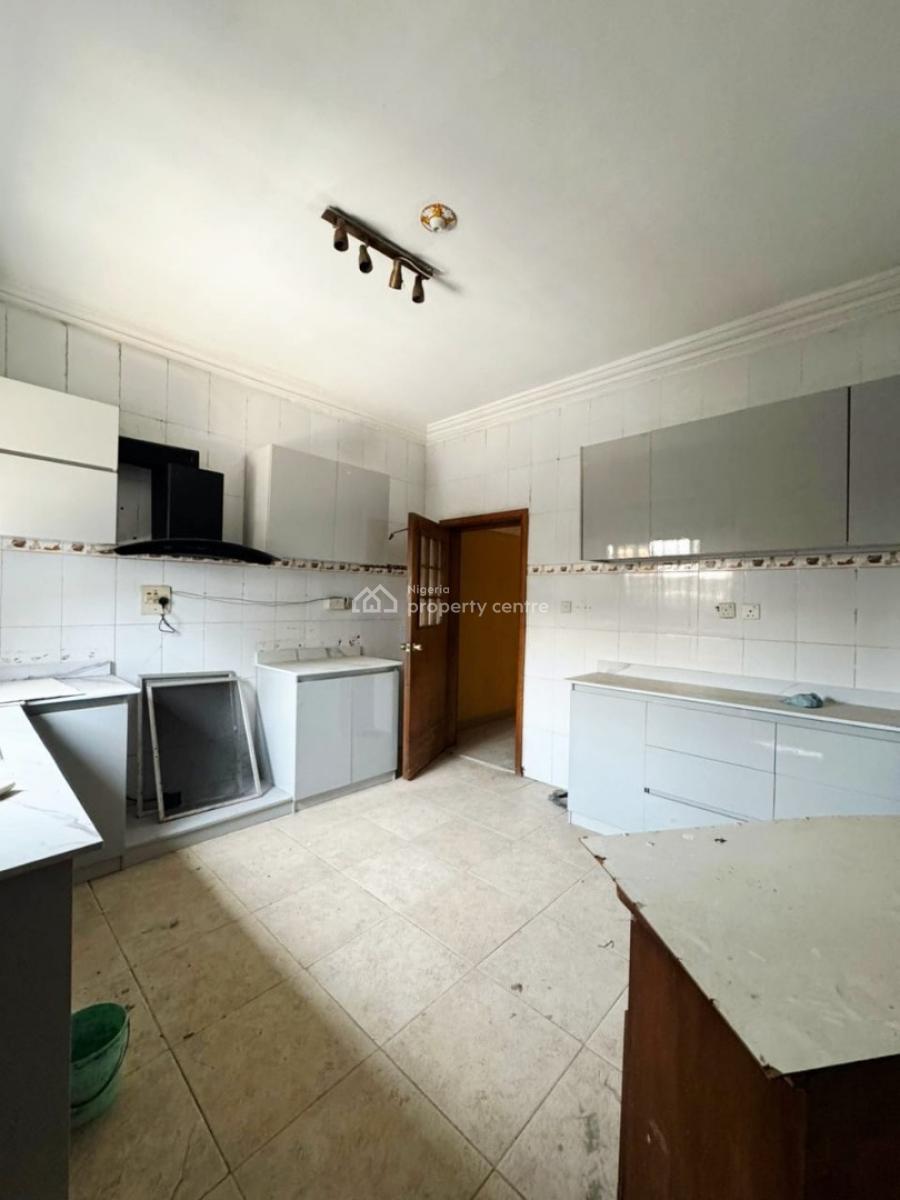 Massive 5 Bedroom Apartment, Lekki Phase 1, Lekki, Lagos, Flat / Apartment for Rent