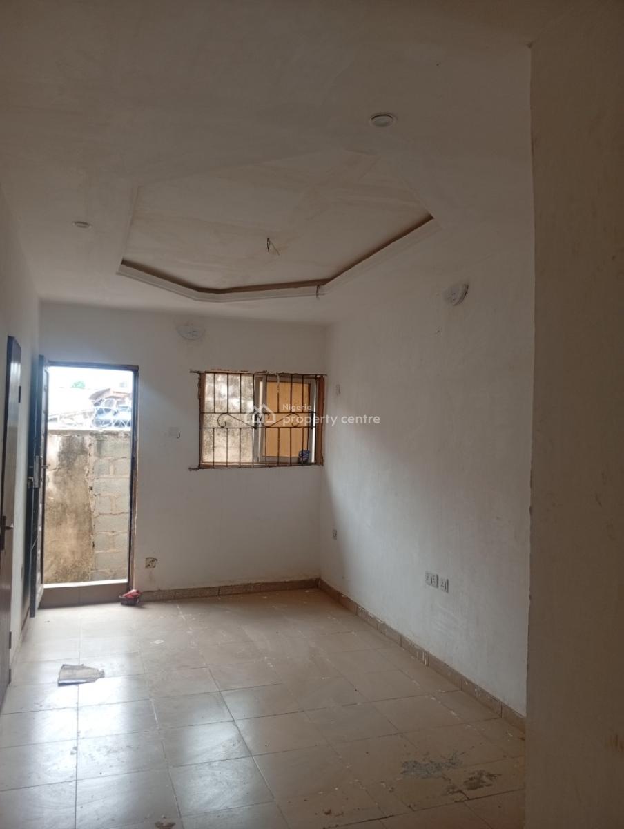 Executive Mini Flat, Cele Bus Stop Alagbole Via Ojodu Berger, Ojodu Berger, Ojodu, Lagos, Mini Flat (room and Parlour) for Rent