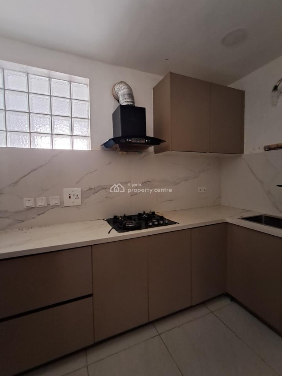 2 Bedroom Apartment Upstairs, Orchid Road Before Roundabout, Lekki, Lagos, Flat / Apartment for Rent