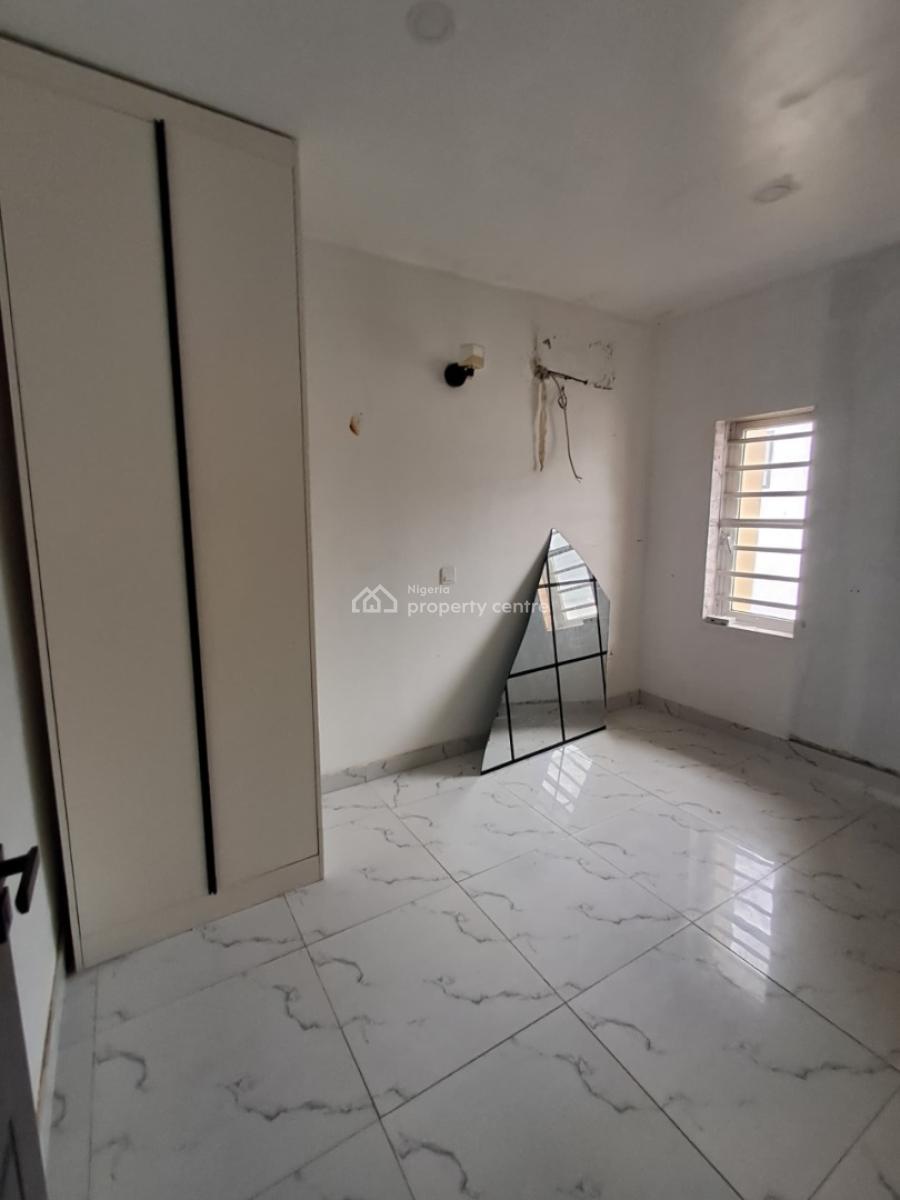 2 Bedroom Apartment Upstairs, Orchid Road Before Roundabout, Lekki, Lagos, Flat / Apartment for Rent