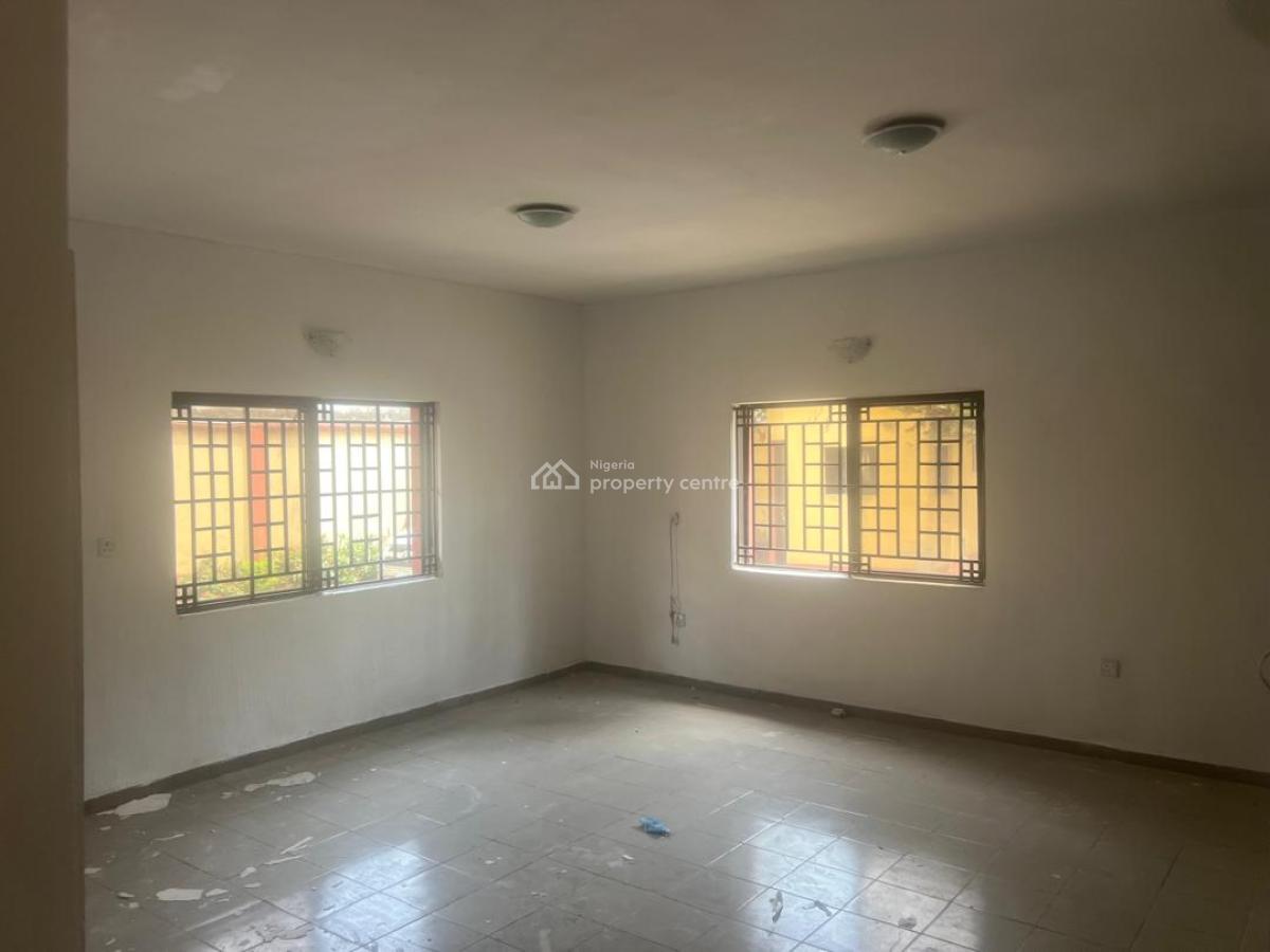 Spacious 3 Bedroom Apartment with Bq, Lekki Phase 1, Lekki, Lagos, Flat / Apartment for Rent