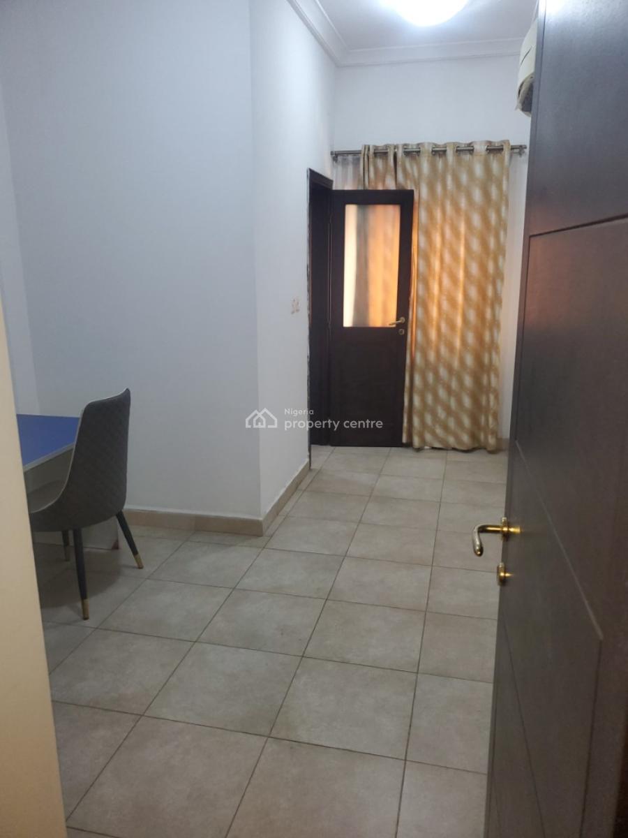 Partly Serviced Big Room Self in a Gated Estate, Off Freedom Way, Lekki Phase 1, Lekki, Lagos, Flat / Apartment for Rent