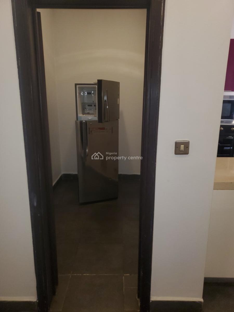 Partly Serviced Big Room Self in a Gated Estate, Off Freedom Way, Lekki Phase 1, Lekki, Lagos, Flat / Apartment for Rent