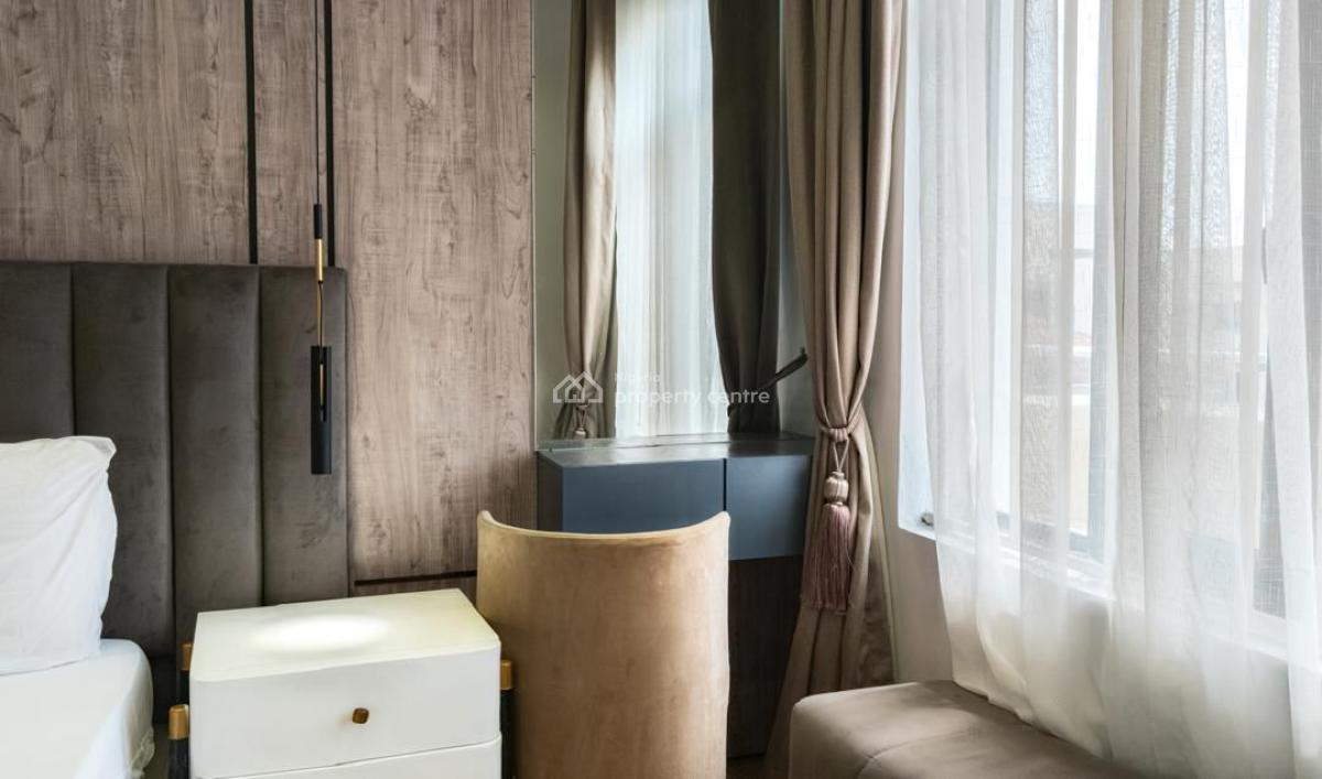 Waterfront Pent Floor 3 Bedroom with a Room Bq Available, Lekki Phase 1, Lekki, Lagos, Flat / Apartment for Rent