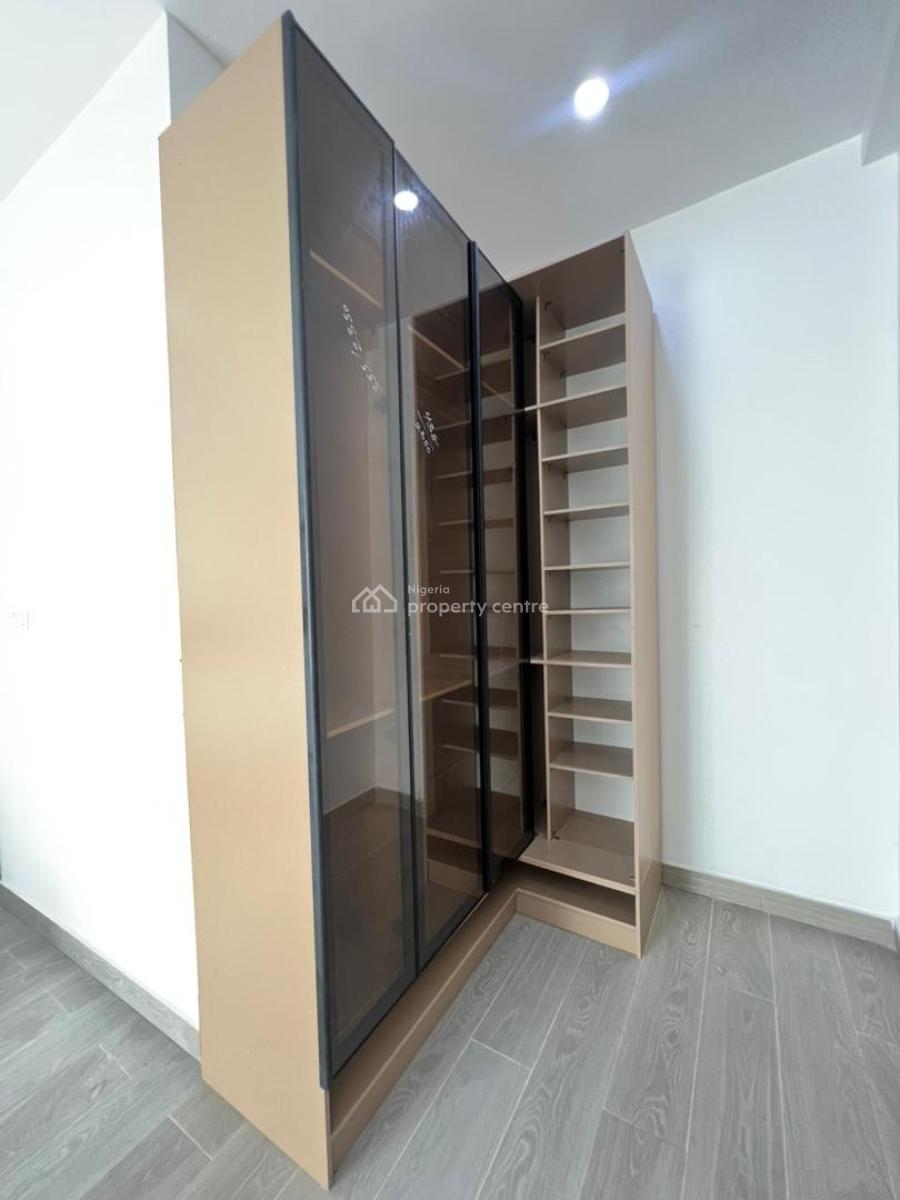 Solid 2 Bedroom Apartment with an Elevator and Swimming Pool Suitable, Ikate, Lekki, Lagos, Flat / Apartment for Sale