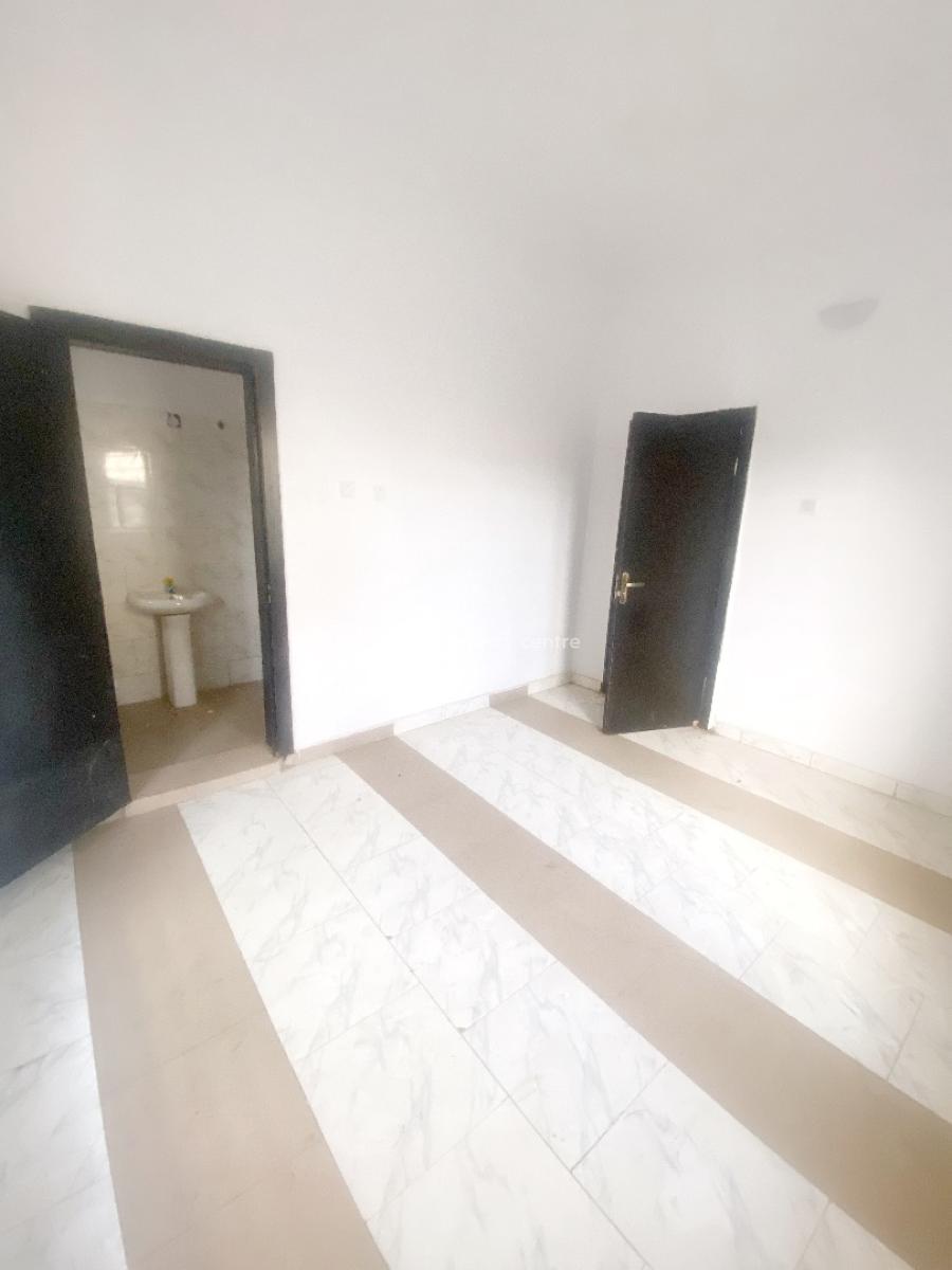 a Well Maintained Spacious 2 Bedroom Flat, Extension, Omole Phase 2, Ikeja, Lagos, Flat / Apartment for Sale