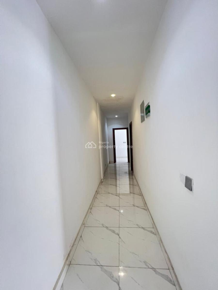 Contemporary  3 Bedroom Apartment Suitable for Investment, Lekki Phase 1, Lekki, Lagos, Flat / Apartment for Sale