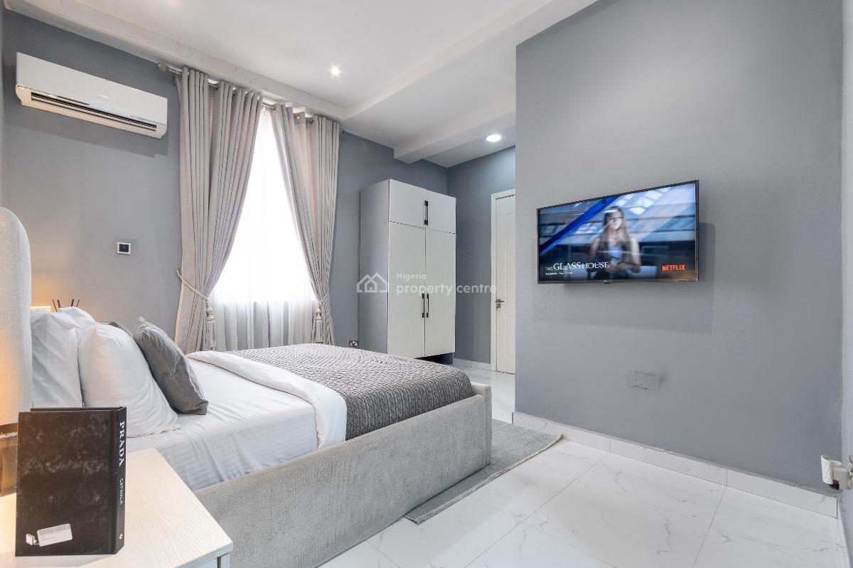 Beautiful Two Bedroom Apartment with Luxury Finishes, Lekki Phase 1, Lekki, Lagos, Flat / Apartment Short Let