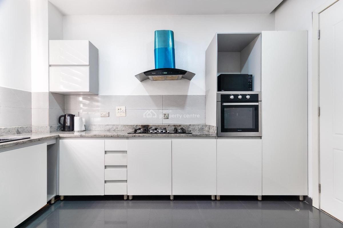 Beautiful Two Bedroom Apartment with Luxury Finishes, Lekki Phase 1, Lekki, Lagos, Flat / Apartment Short Let