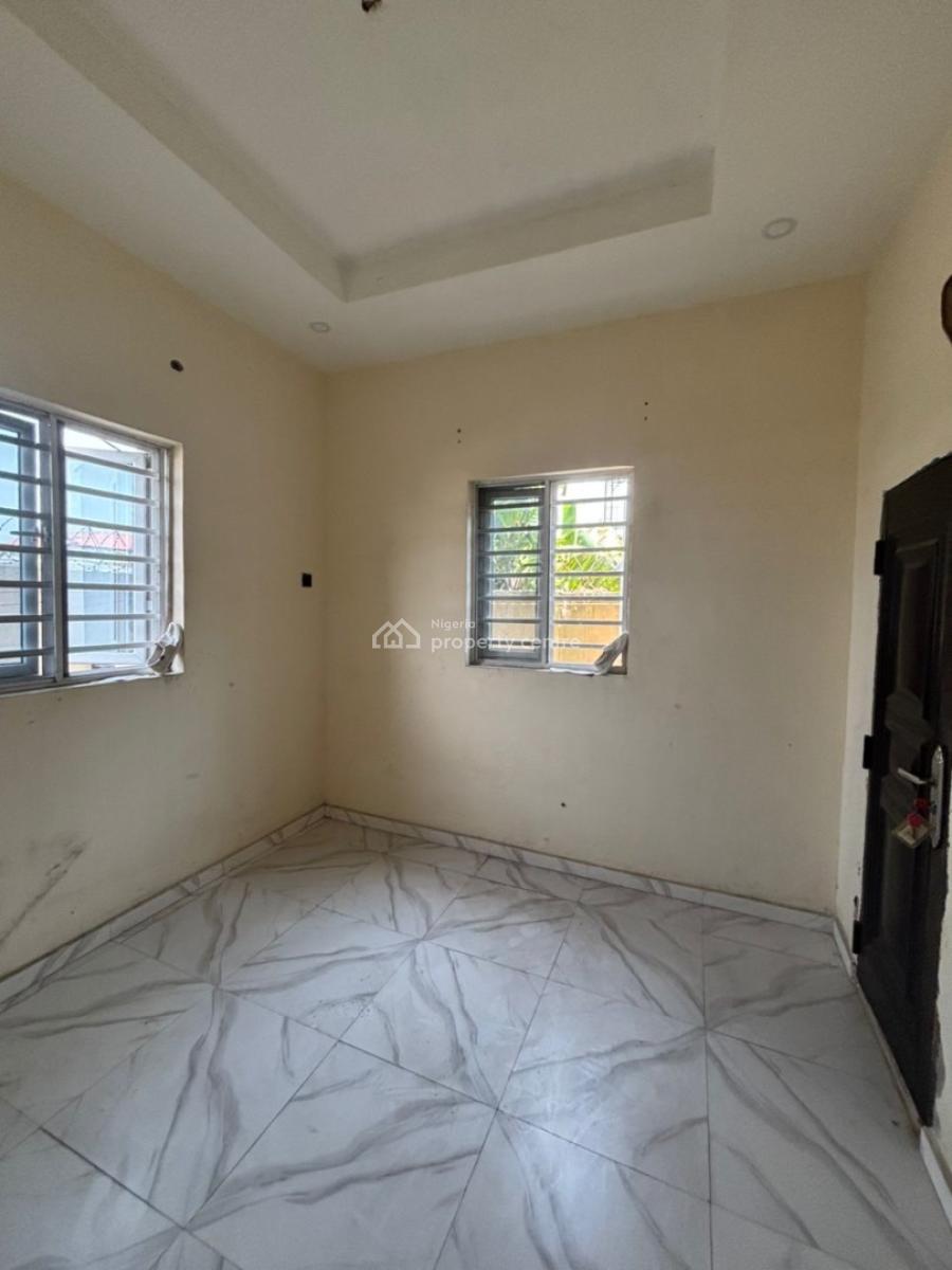 Luxury Nice 3 Bedroom Flat Downstairs, Mobil Road Ilaje, Ajah, Lagos, Flat / Apartment for Rent