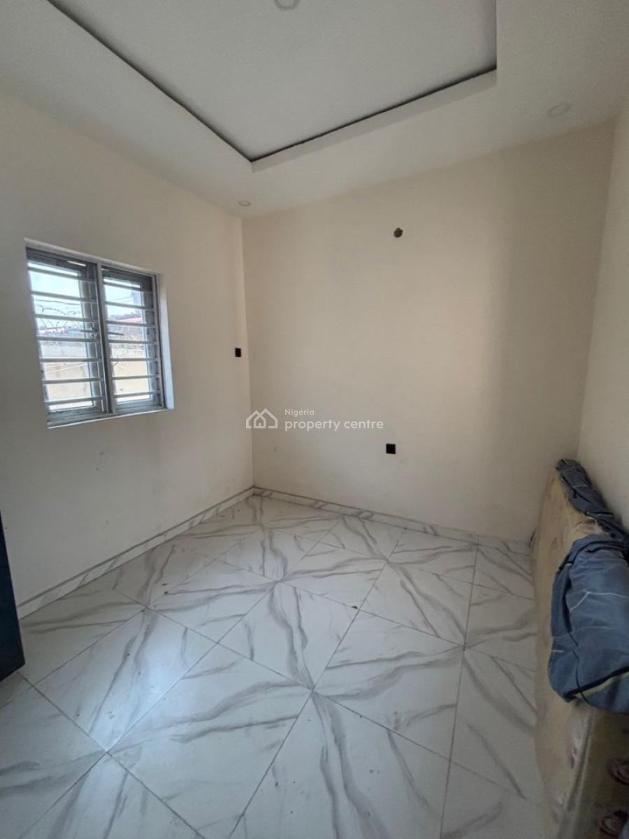 Luxury Nice 3 Bedroom Flat Downstairs, Mobil Road Ilaje, Ajah, Lagos, Flat / Apartment for Rent