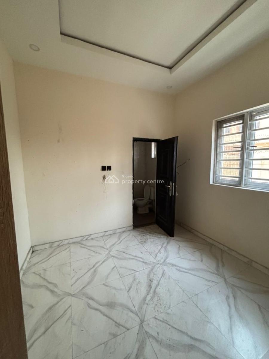 Luxury Nice 3 Bedroom Flat Downstairs, Mobil Road Ilaje, Ajah, Lagos, Flat / Apartment for Rent
