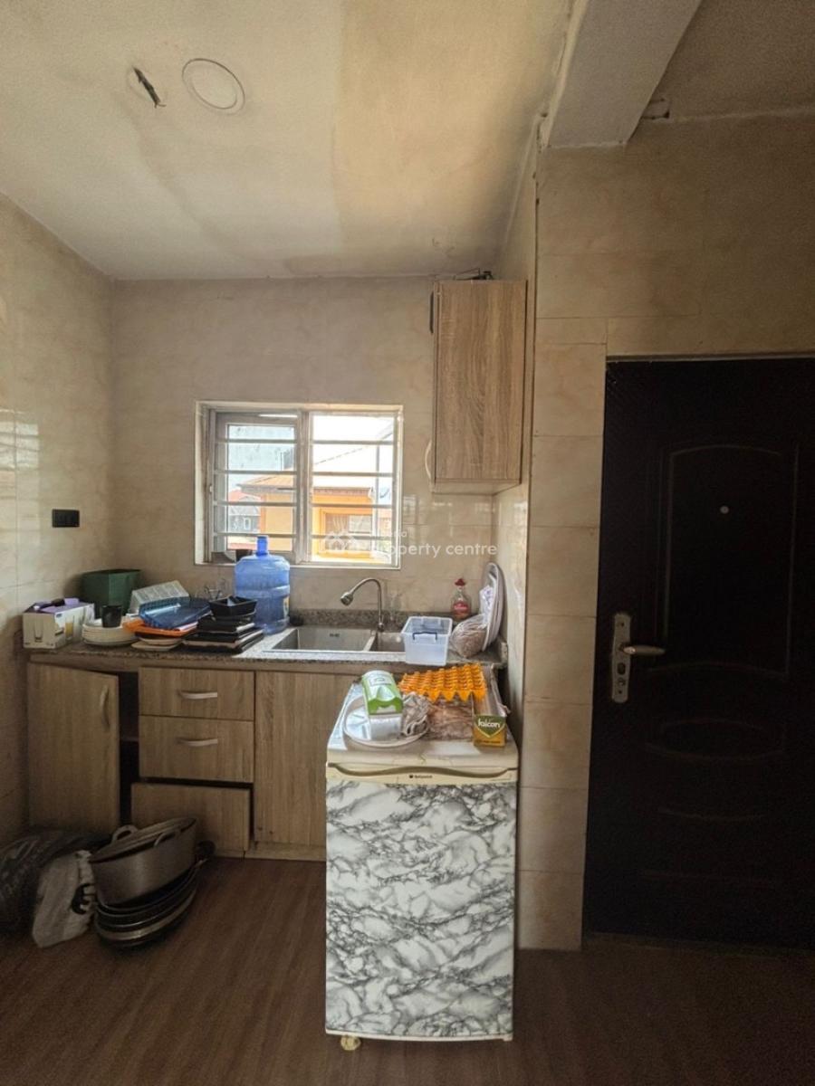 Luxury Nice 3 Bedroom Flat Downstairs, Mobil Road Ilaje, Ajah, Lagos, Flat / Apartment for Rent