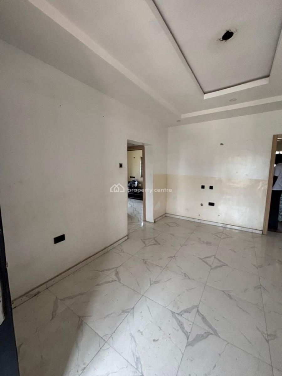 Luxury Nice 3 Bedroom Flat Downstairs, Mobil Road Ilaje, Ajah, Lagos, Flat / Apartment for Rent