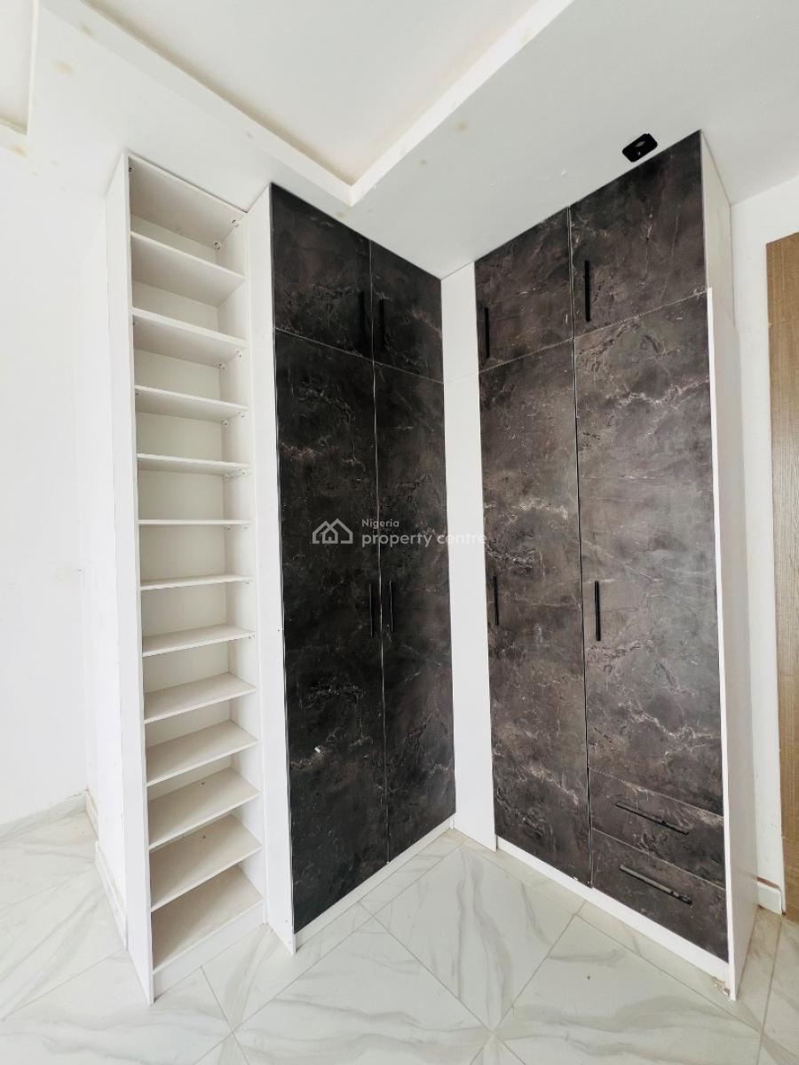 1 Bedroom Apartment, Lekki Phase 1, Lekki, Lagos, Flat / Apartment for Sale