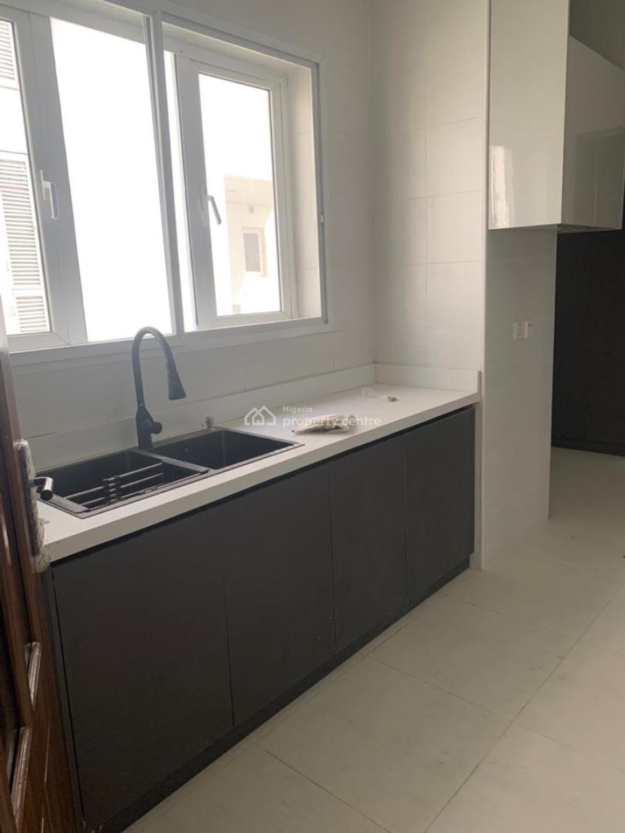 Superb 4-bedroom Semidetached Duplex, Twin-lake Estate, Chevron Bustop, Lekki Expressway, Lekki, Lagos, Semi-detached Duplex for Rent