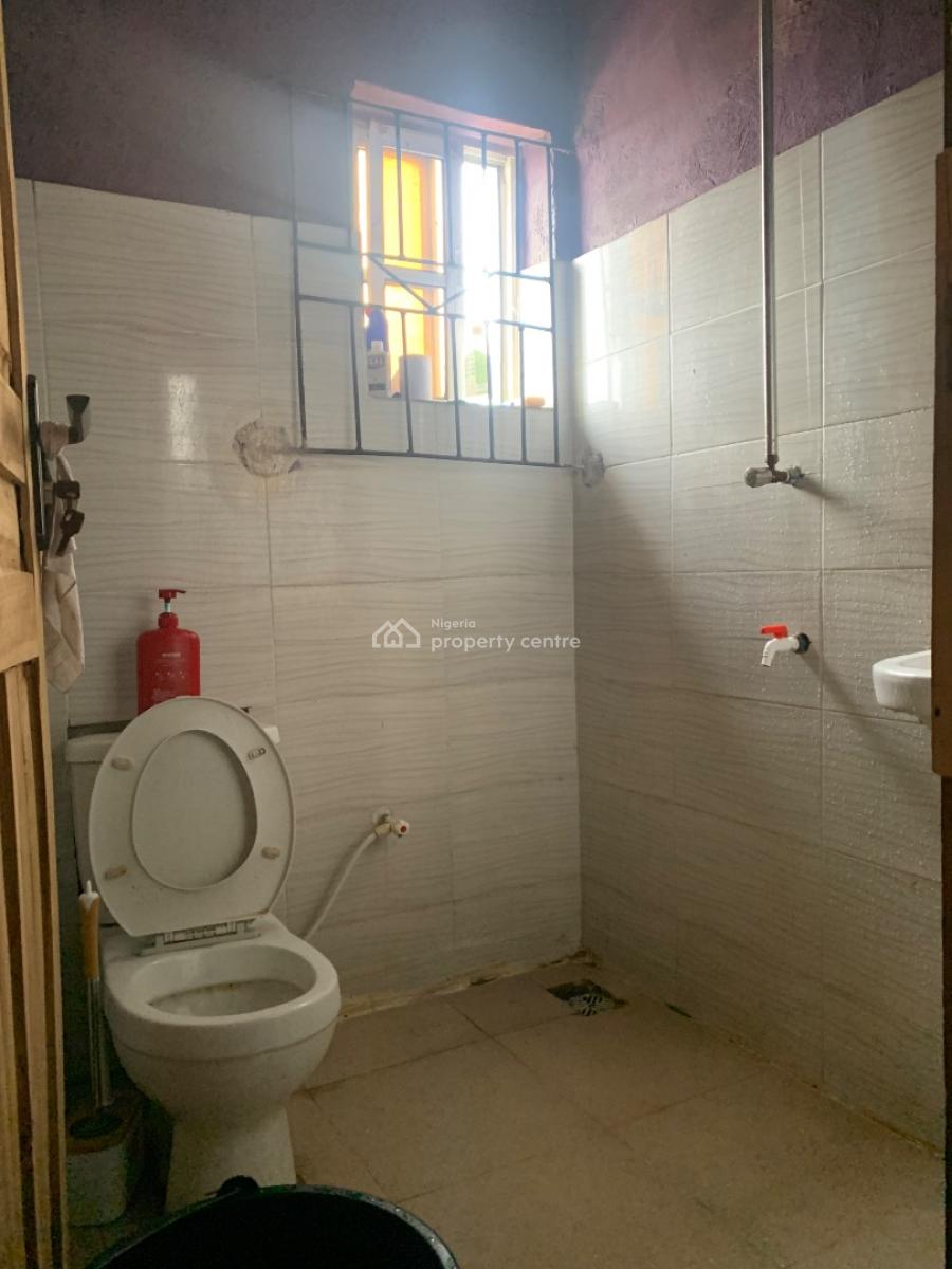 a Well Maintained 2 Bedroom Flat, Orchid Road, Lekki Phase 2, Lekki, Lagos, Flat / Apartment for Rent