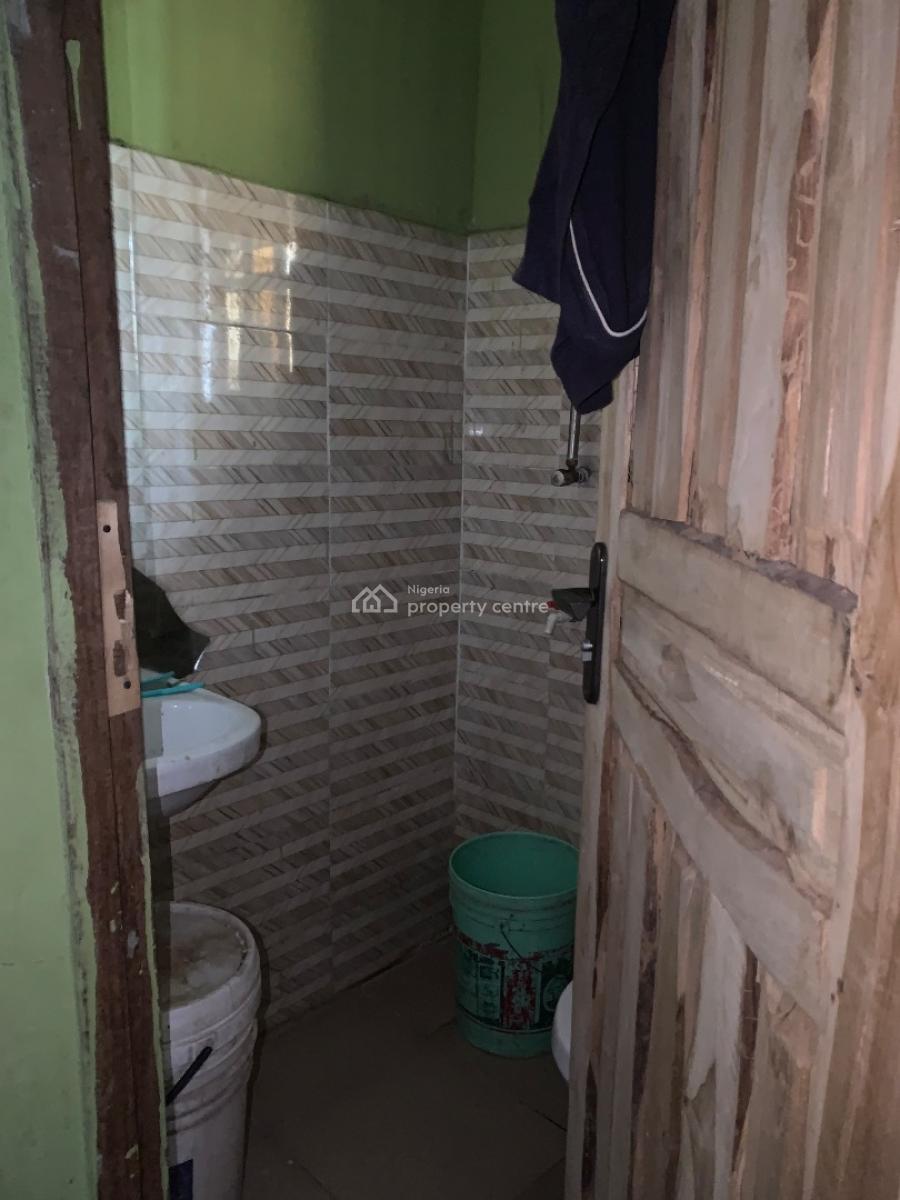 a Well Maintained 2 Bedroom Flat, Orchid Road, Lekki Phase 2, Lekki, Lagos, Flat / Apartment for Rent