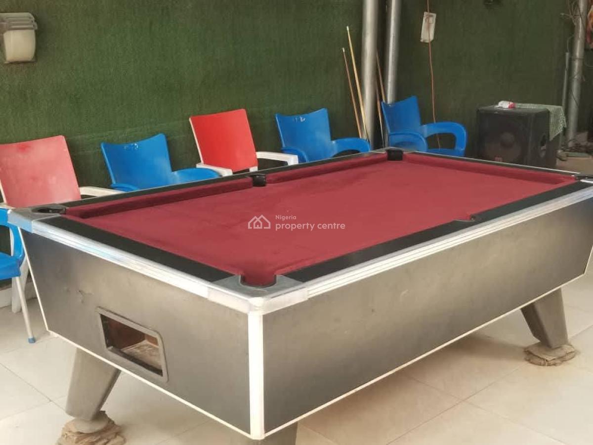 Well Built Lounge with 5 Rooms, Governors Road, Ikotun, Lagos, Hotel / Guest House for Sale