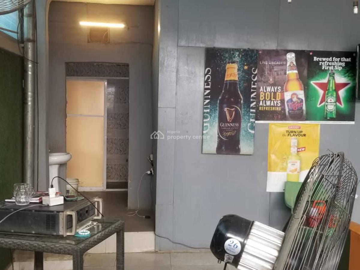 Well Built Lounge with 5 Rooms, Governors Road, Ikotun, Lagos, Hotel / Guest House for Sale