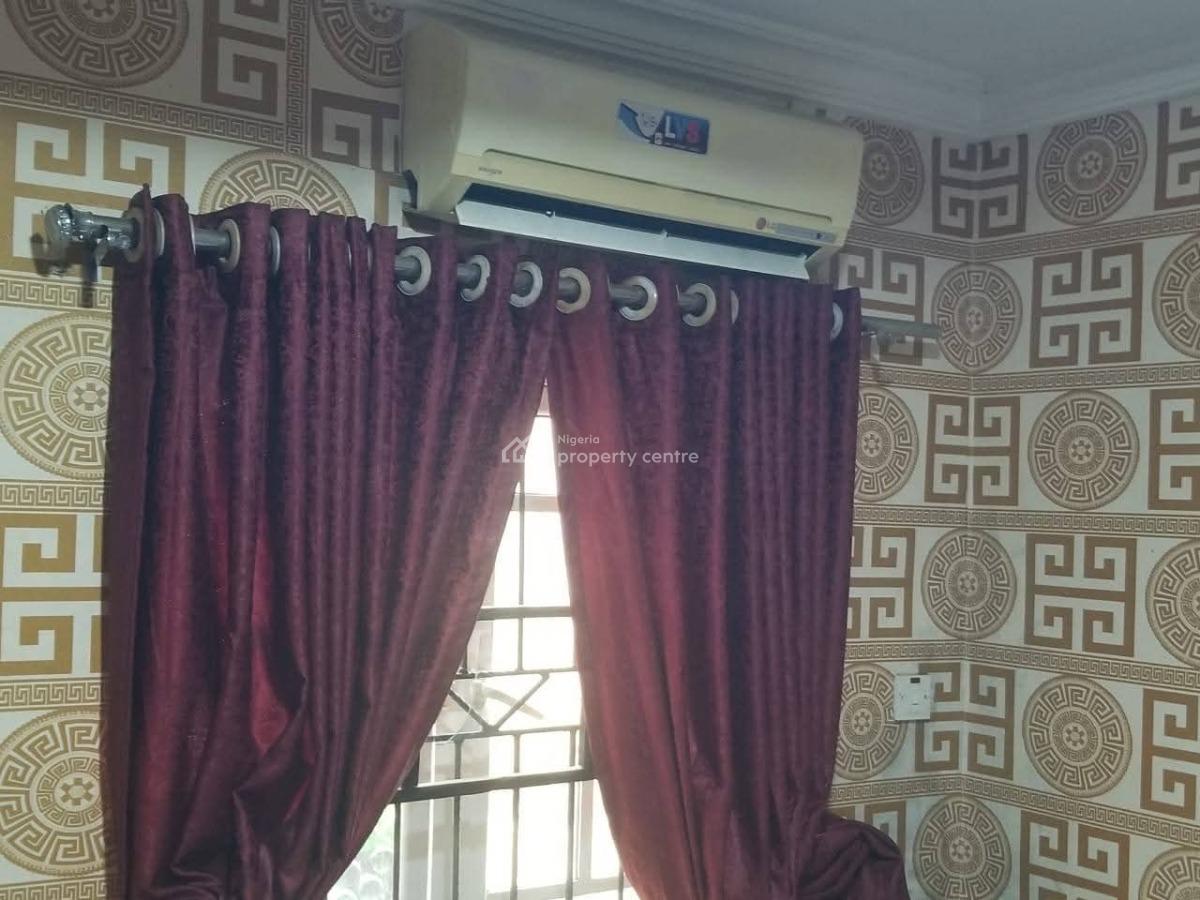 Well Built Lounge with 5 Rooms, Governors Road, Ikotun, Lagos, Hotel / Guest House for Sale