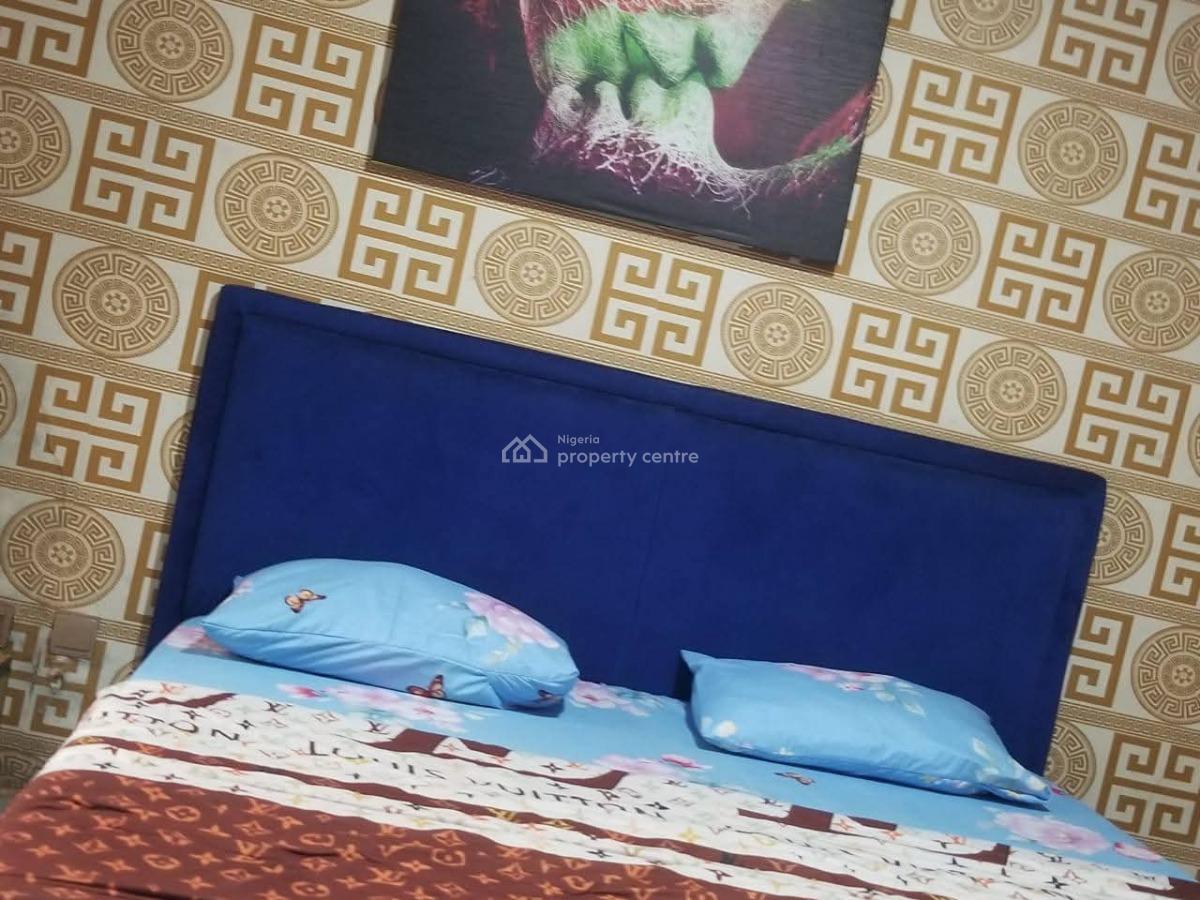 Well Built Lounge with 5 Rooms, Governors Road, Ikotun, Lagos, Hotel / Guest House for Sale