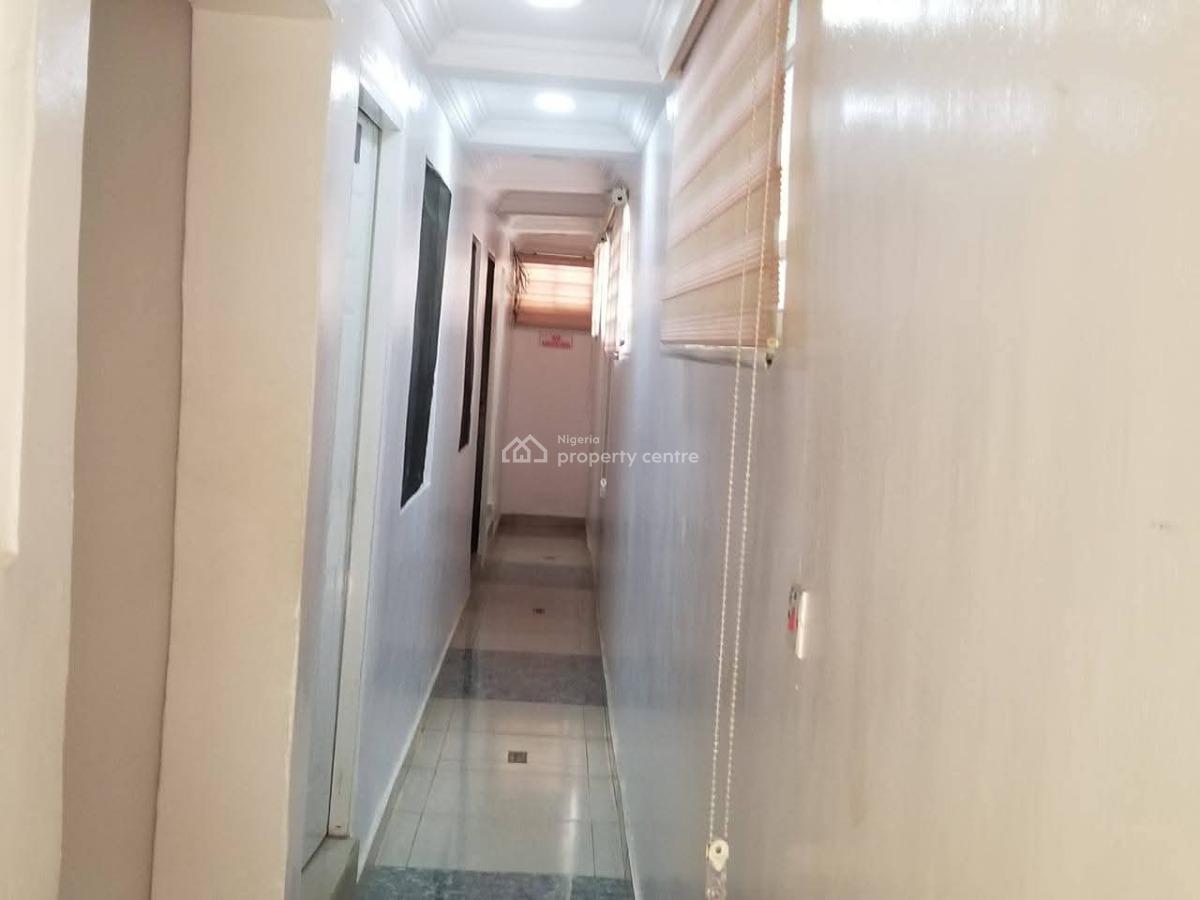 Well Built Lounge with 5 Rooms, Governors Road, Ikotun, Lagos, Hotel / Guest House for Sale