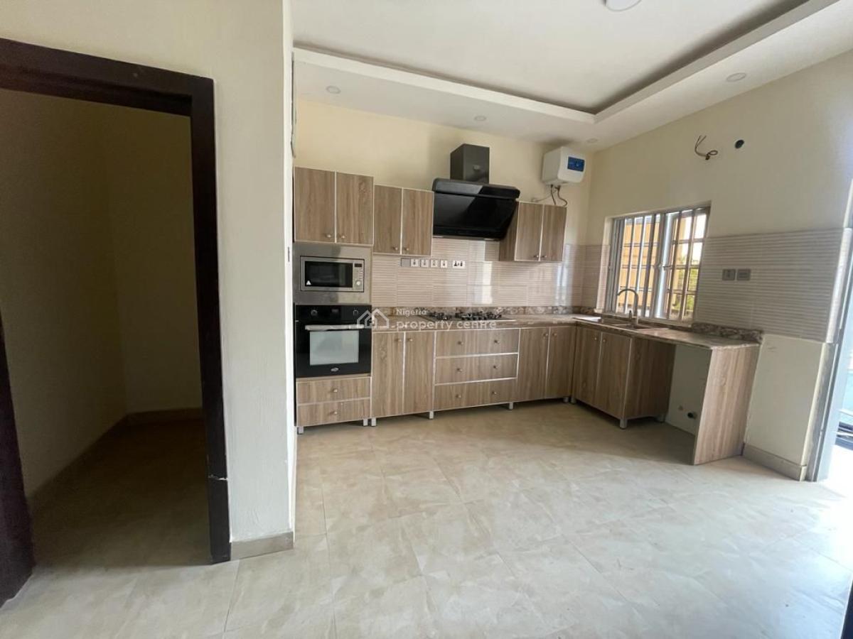 3 Bedroom Apartment with a Bq, (ground Floor), Lekki Phase 1, Lekki, Lagos, Flat / Apartment for Rent