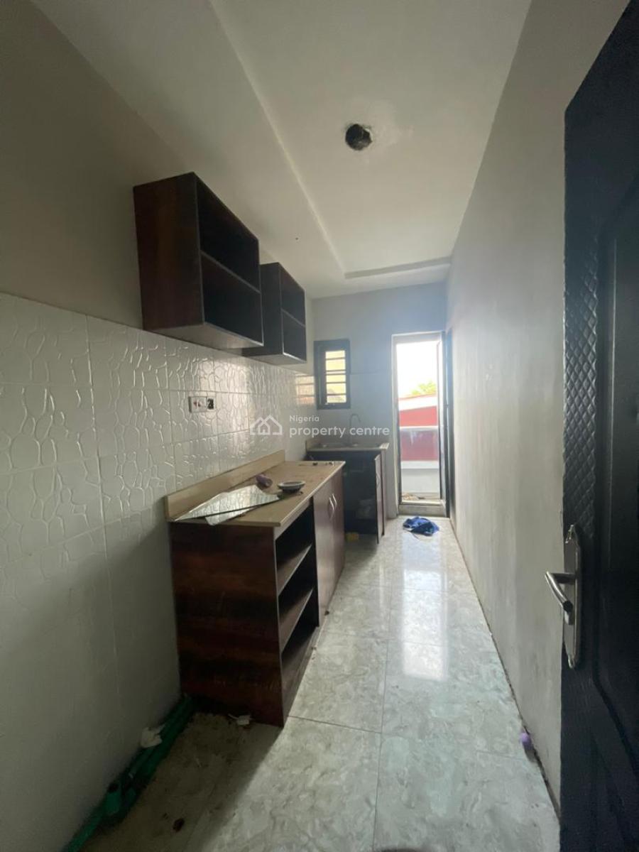Mini Flat in a Serene Neighbourhood - Upstairs, Canaan Estate, Sangotedo, Ajah, Lagos, Mini Flat (room and Parlour) for Rent