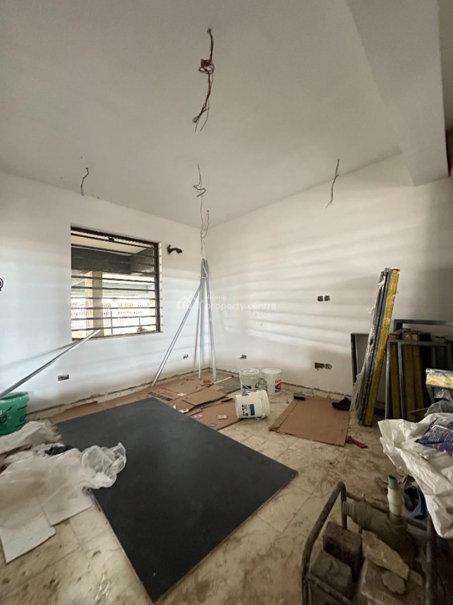 Beautiful 2 Bedroom Service Apartment with Gym & Swimming Pool, Lekki Phase 1, Lekki, Lagos, Flat / Apartment for Sale