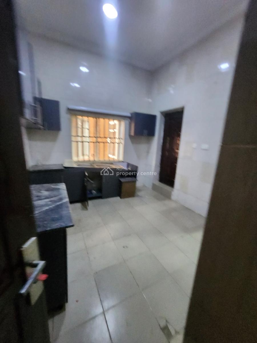 Clean Spacious 3 Bedroom Flat, Ground Floor, Tarred Rd, Wuye Main(tarred Road, Wuye, Abuja, Flat / Apartment for Rent