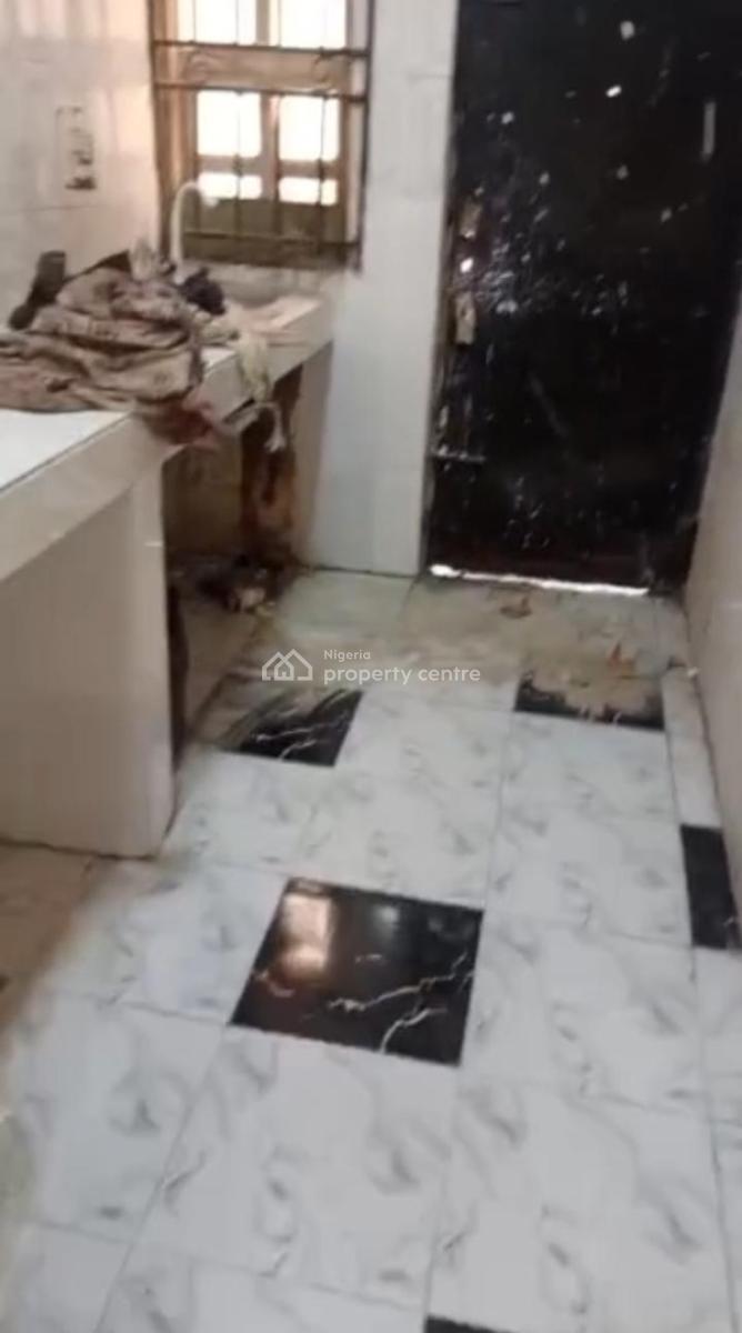 Lovely 3 Bedroom Flat, Soluyi, Gbagada, Lagos, Flat / Apartment for Rent