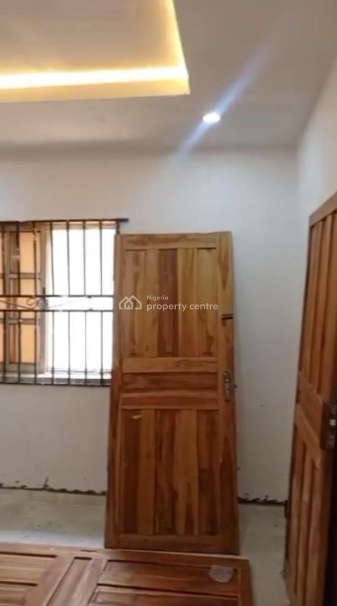 Lovely 3 Bedroom Flat, Soluyi, Gbagada, Lagos, Flat / Apartment for Rent