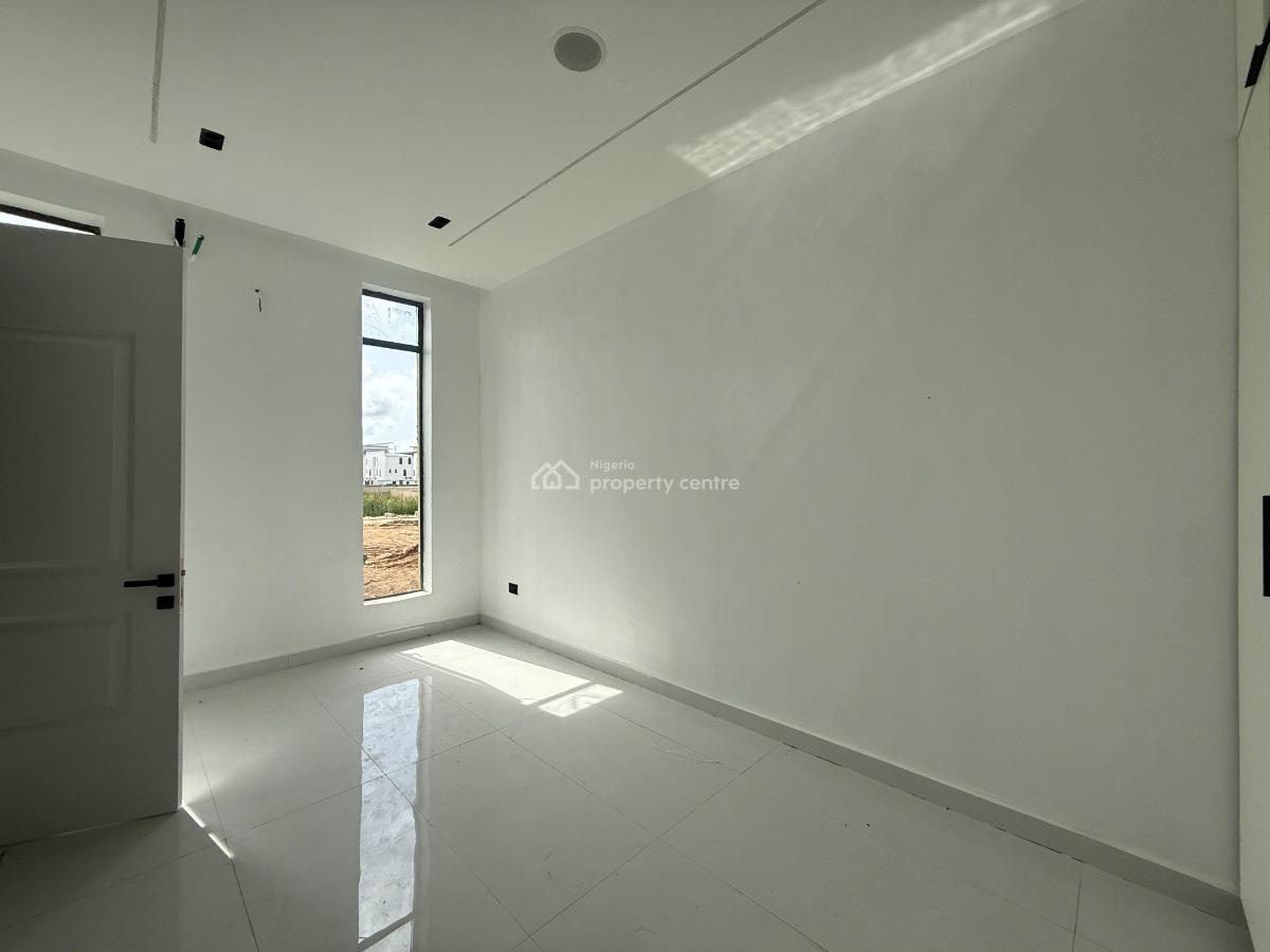 5 Bedroom Terrace Available, Lekki Phase 1, Lekki, Lagos, Terraced Duplex for Sale