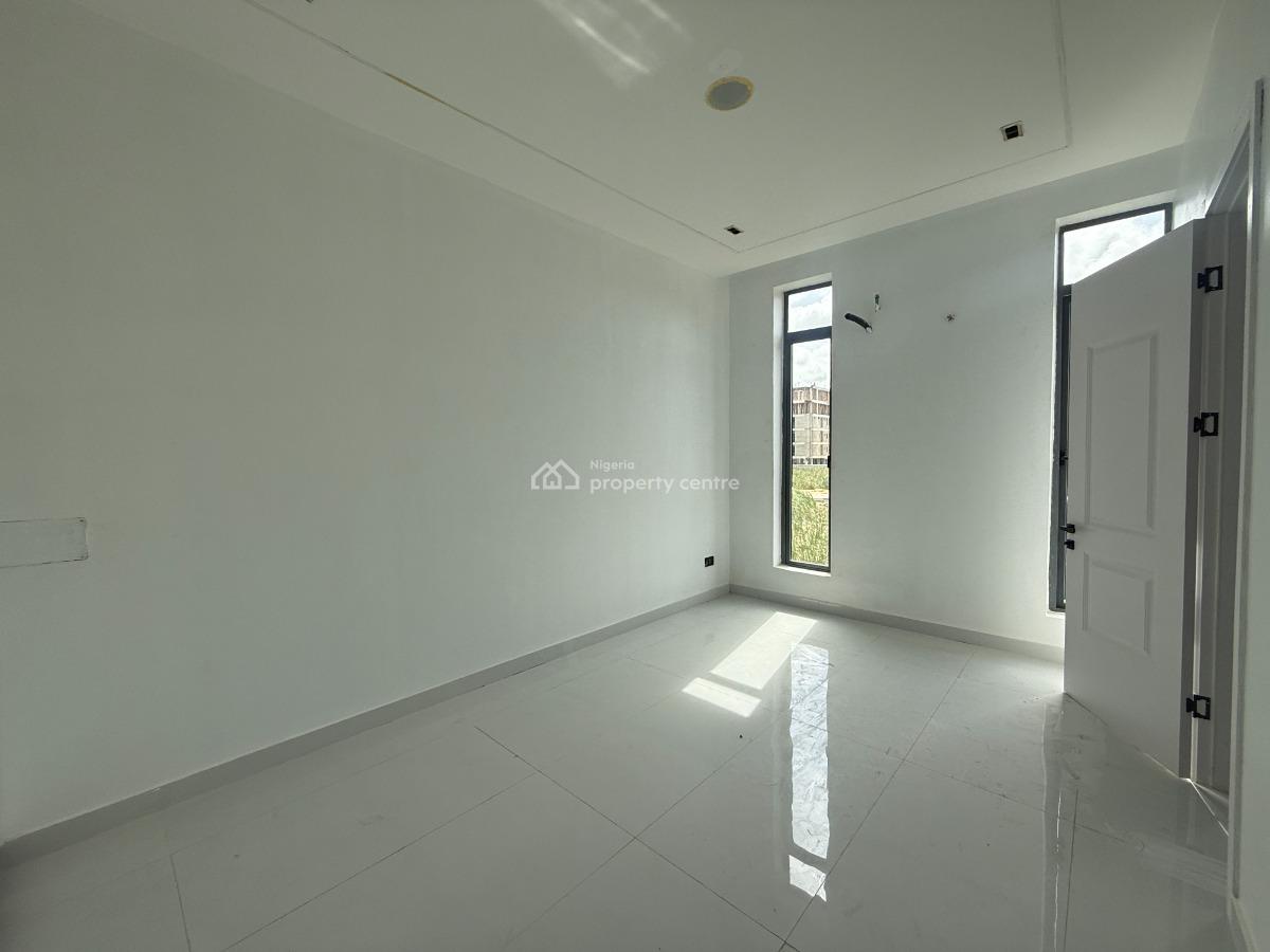 5 Bedroom Terrace Available, Lekki Phase 1, Lekki, Lagos, Terraced Duplex for Sale