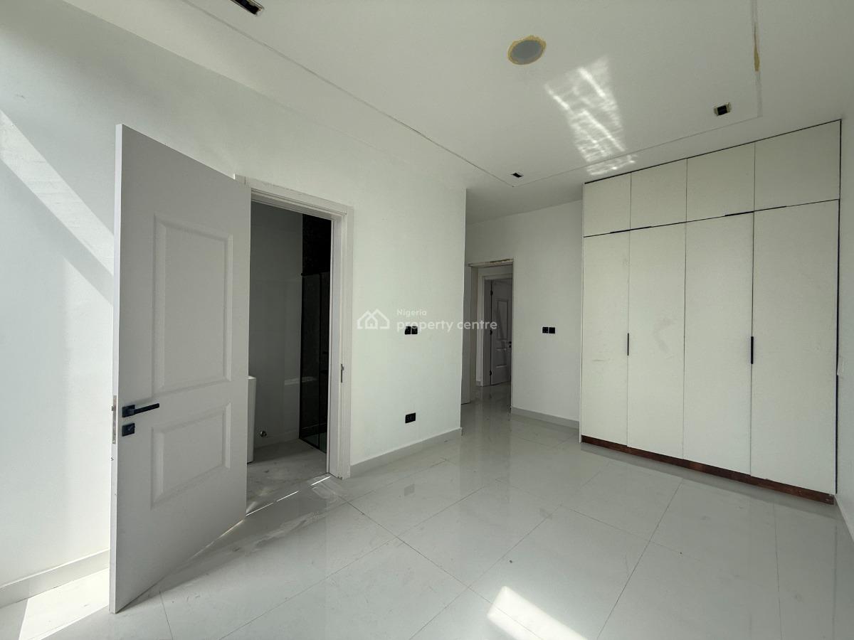 5 Bedroom Terrace Available, Lekki Phase 1, Lekki, Lagos, Terraced Duplex for Sale