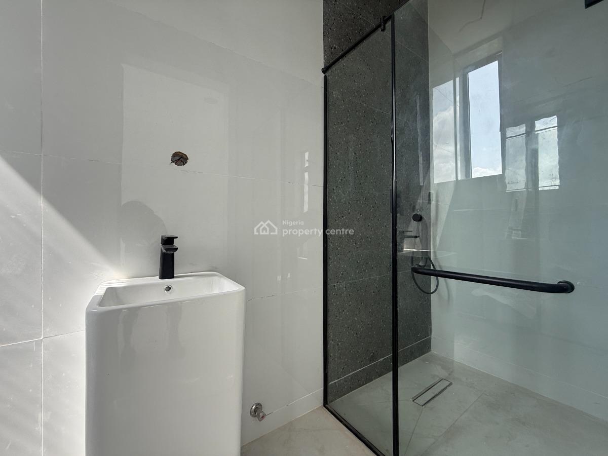 5 Bedroom Terrace Available, Lekki Phase 1, Lekki, Lagos, Terraced Duplex for Sale