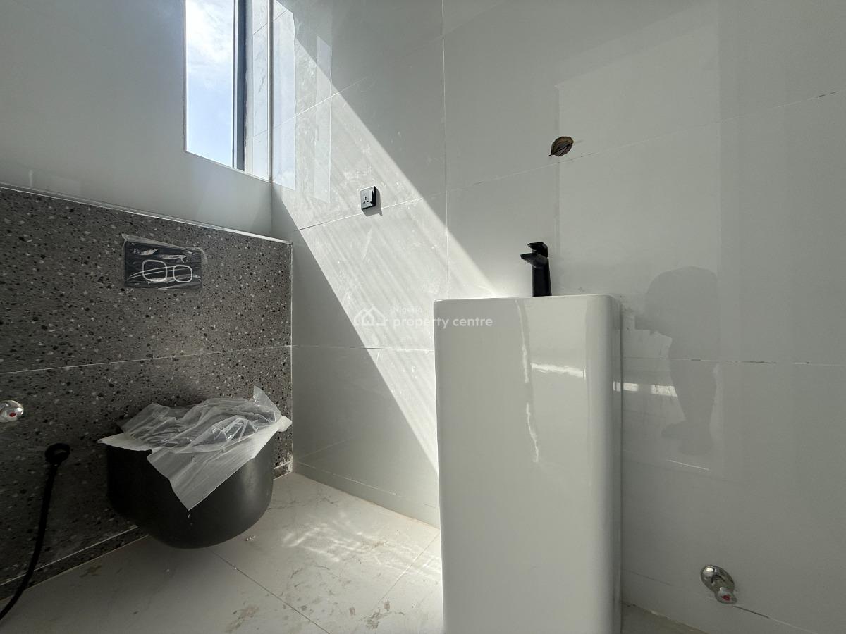 5 Bedroom Terrace Available, Lekki Phase 1, Lekki, Lagos, Terraced Duplex for Sale