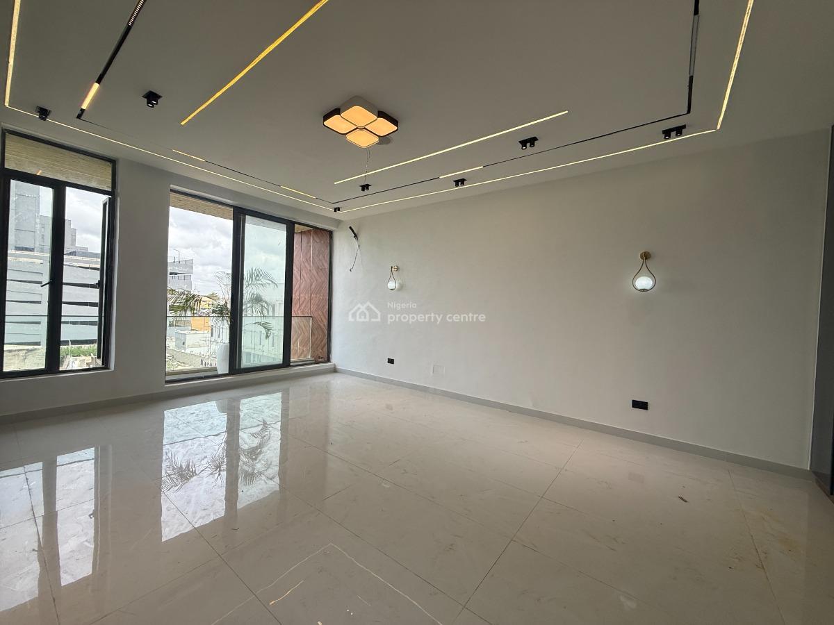 5 Bedroom Terrace Available, Lekki Phase 1, Lekki, Lagos, Terraced Duplex for Sale