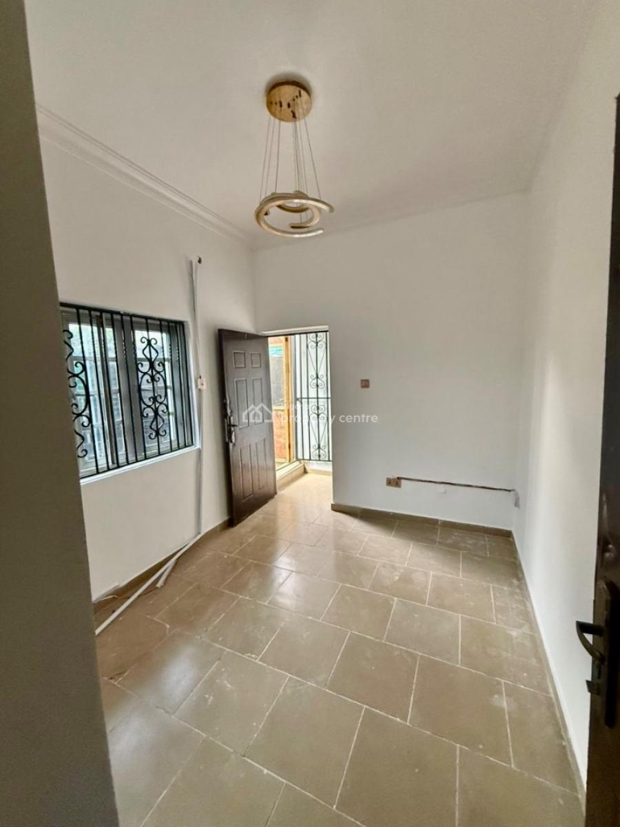Just in! Fastest Fingers, U3 Estate, Lekki Phase 1, Lekki, Lagos, Mini Flat (room and Parlour) for Rent