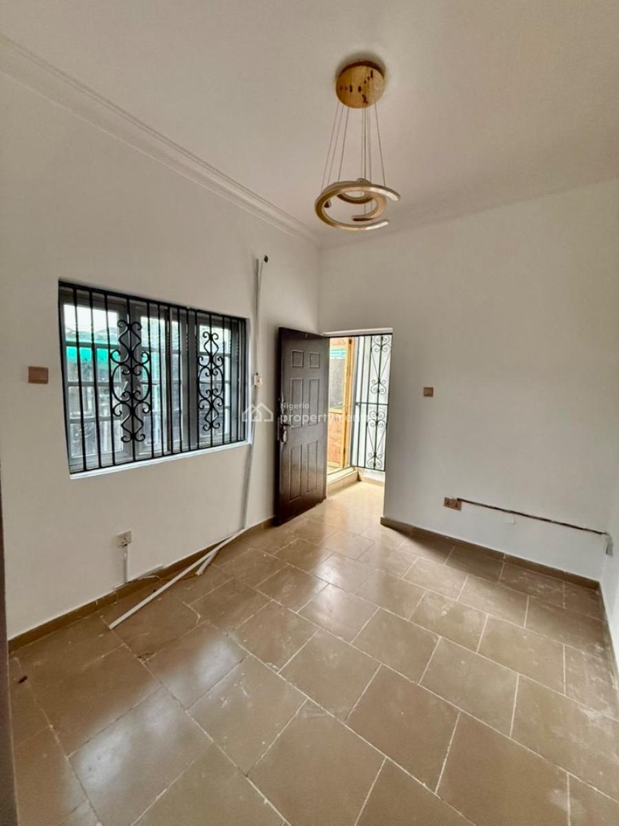 Just in! Fastest Fingers, U3 Estate, Lekki Phase 1, Lekki, Lagos, Mini Flat (room and Parlour) for Rent