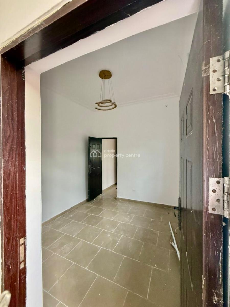Just in! Fastest Fingers, U3 Estate, Lekki Phase 1, Lekki, Lagos, Mini Flat (room and Parlour) for Rent