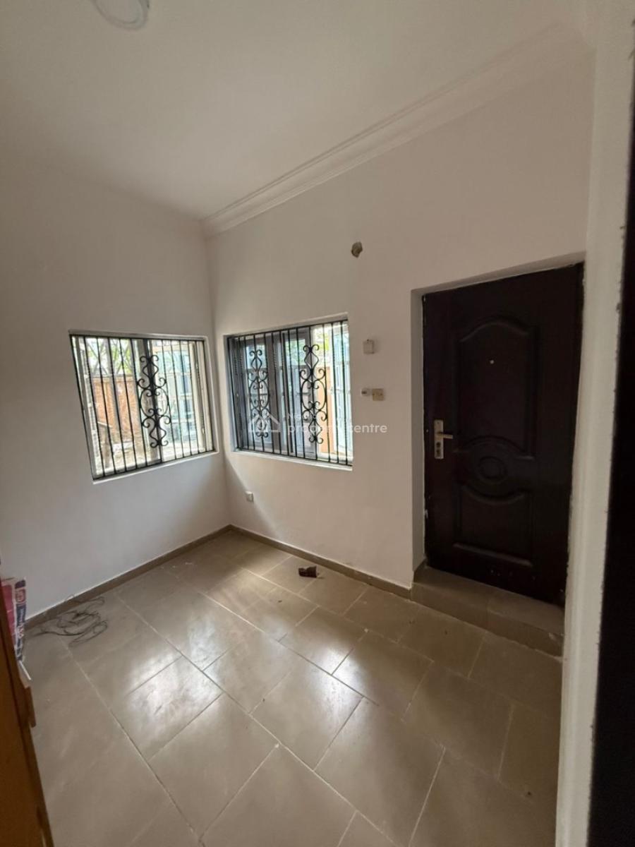 Just in! Fastest Fingers, U3 Estate, Lekki Phase 1, Lekki, Lagos, Mini Flat (room and Parlour) for Rent