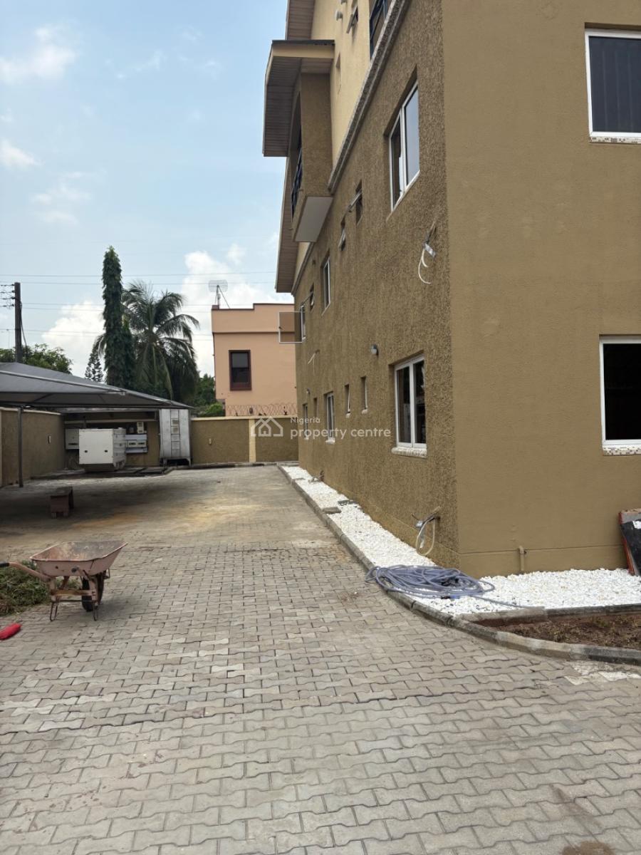 Luxury 3 Bedroom Apartment, Tokunbo Omisore Street, a Series, Lekki Phase 1, Lekki, Lagos, Flat / Apartment for Rent