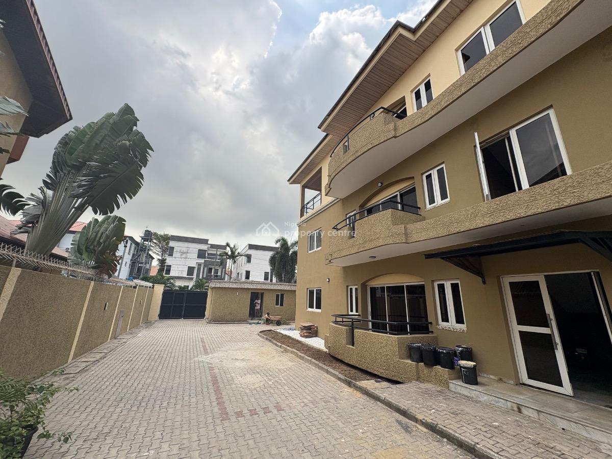 Luxury 3 Bedroom Apartment, Tokunbo Omisore Street, a Series, Lekki Phase 1, Lekki, Lagos, Flat / Apartment for Rent