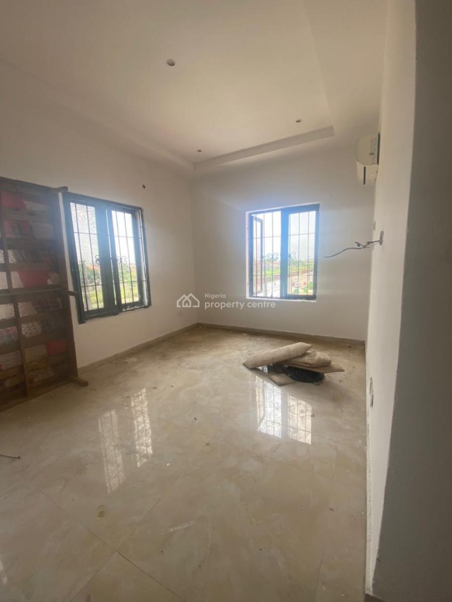 Serviced Three Bedrooms Flat, Lekki Phase 1, Lekki, Lagos, Flat / Apartment for Rent