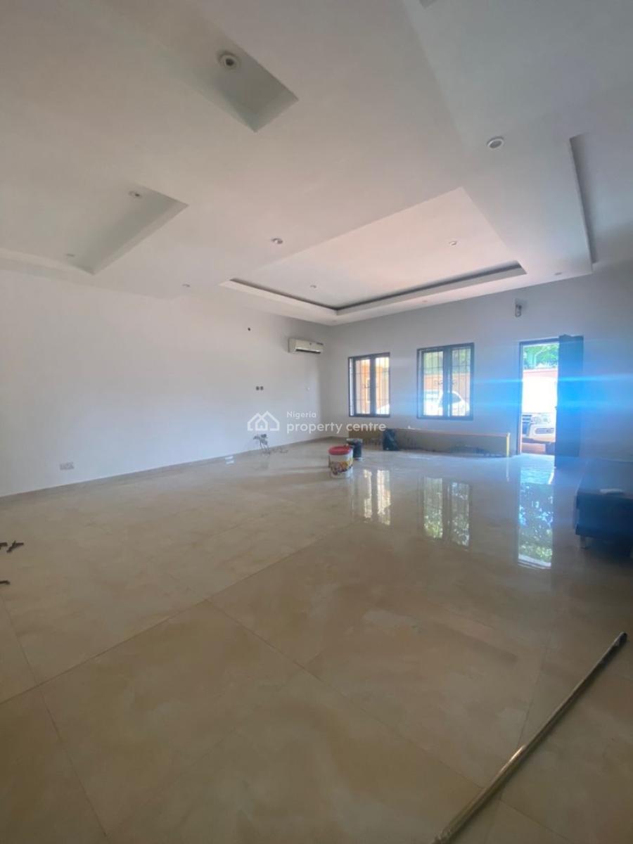 Serviced Three Bedrooms Flat, Lekki Phase 1, Lekki, Lagos, Flat / Apartment for Rent