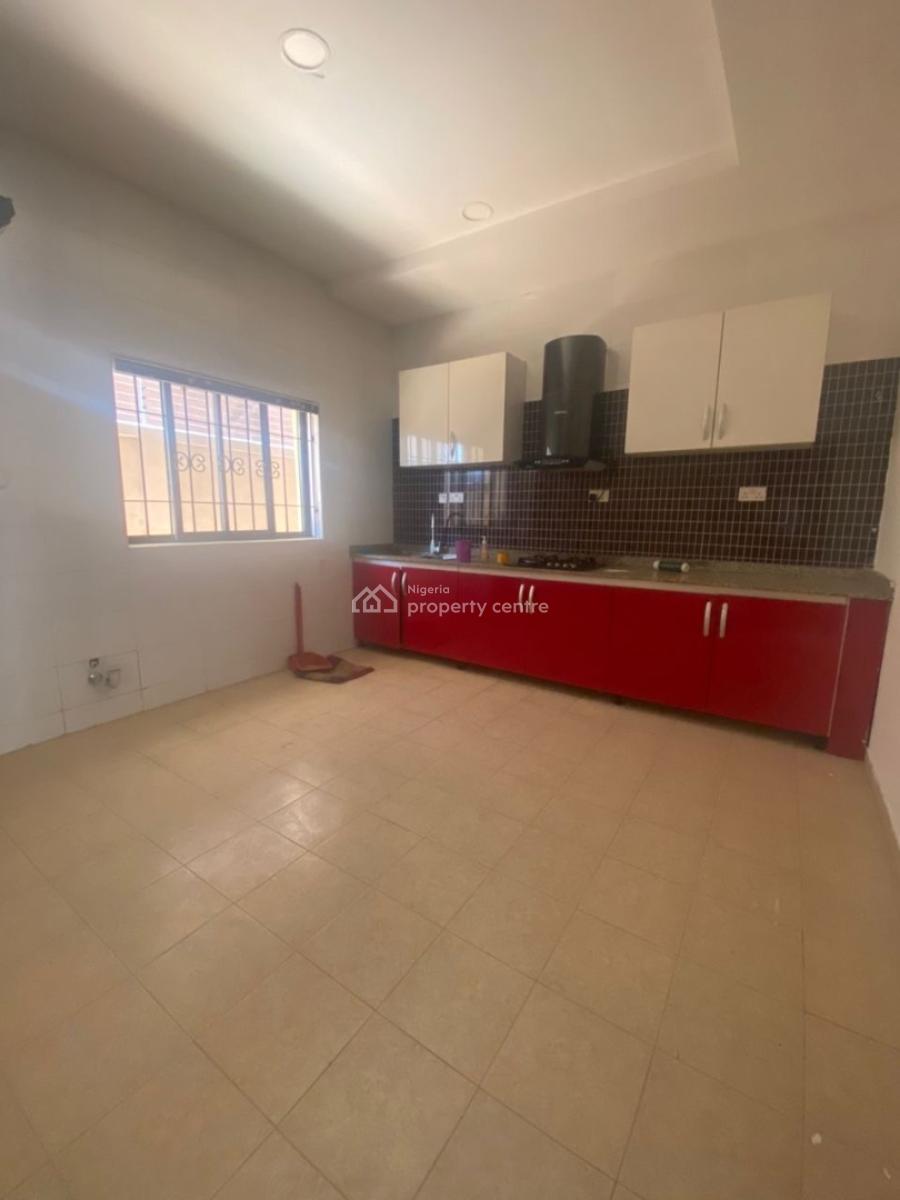 Serviced Three Bedrooms Flat, Lekki Phase 1, Lekki, Lagos, Flat / Apartment for Rent